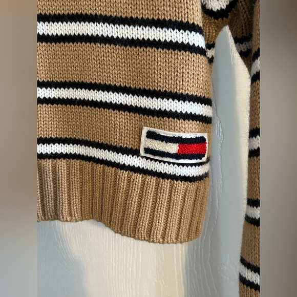 Tommy Hilfiger | Women's Striped Tan Sweater | Size XS - Picture 3 of 6